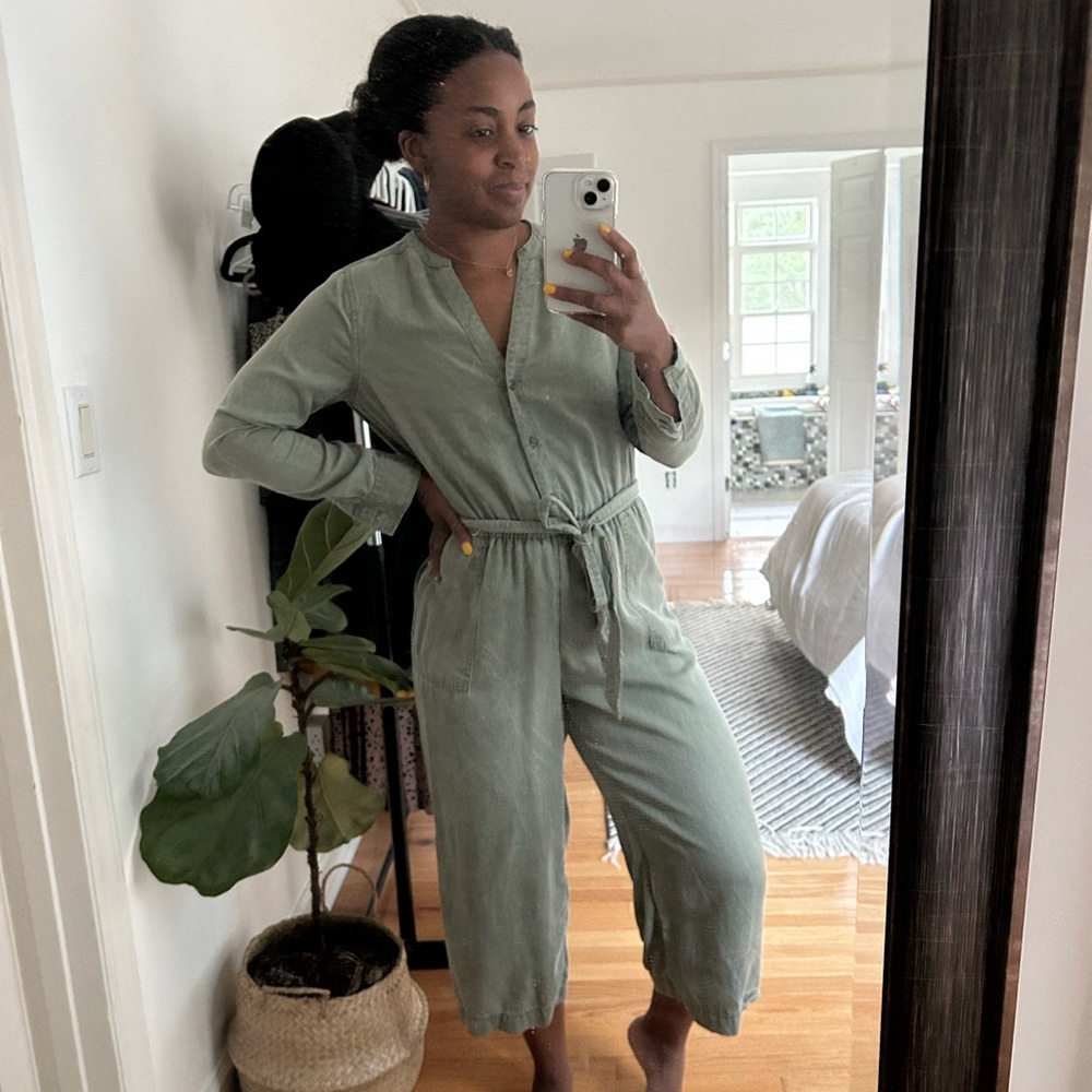 Olive green Old Navy belted jumpsuit - Size XS